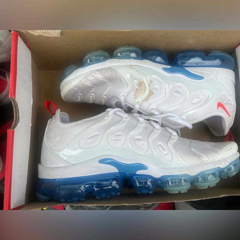 Vapormax size 10 rarely used